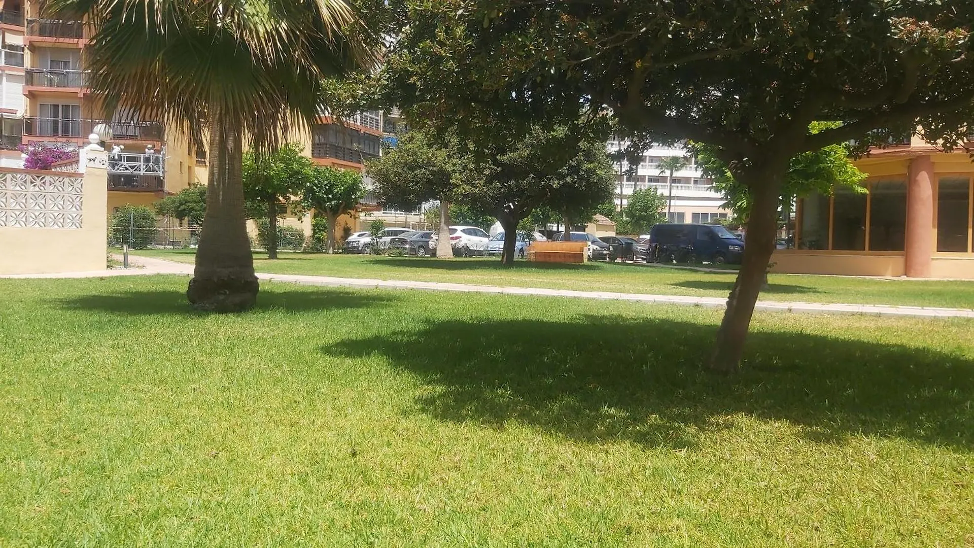 Del Parque Flats Playamar Beach トレモリノス アパート