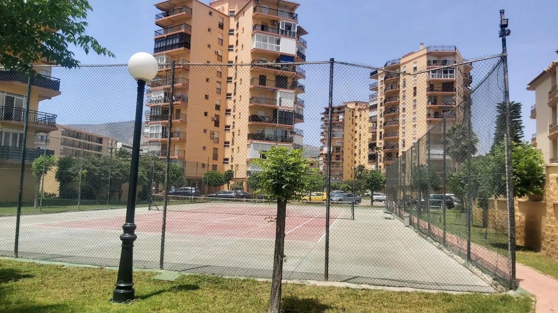 Del Parque Flats Playamar Beach トレモリノス アパート