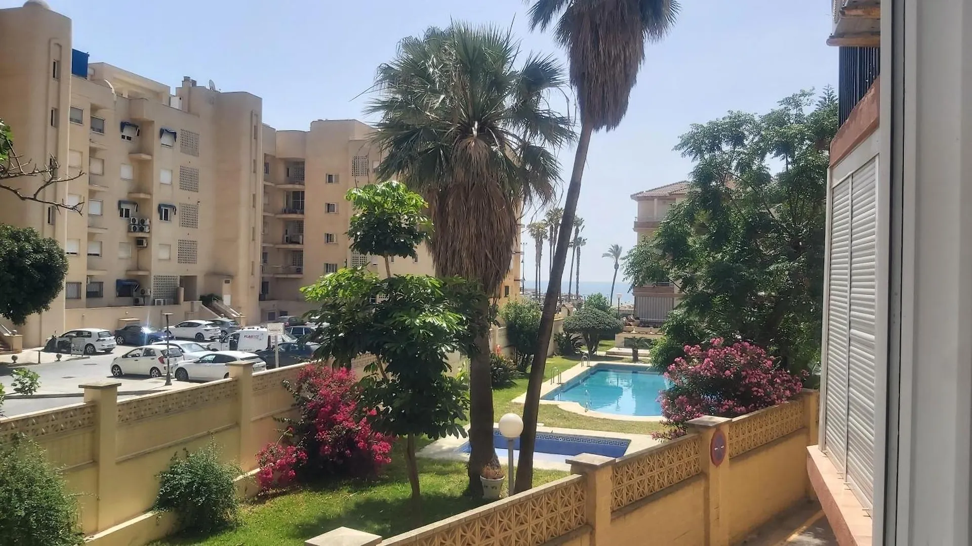 Del Parque Flats Playamar Beach contacts